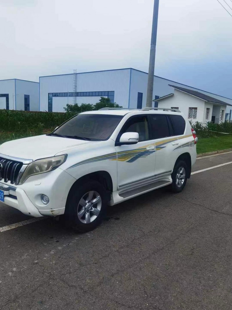 成都15年丰田普拉多5