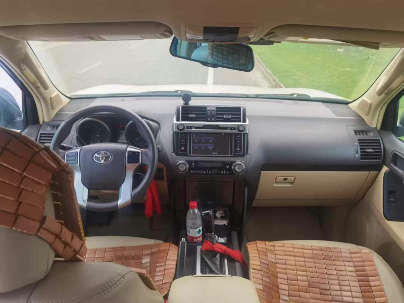 成都15年丰田普拉多6