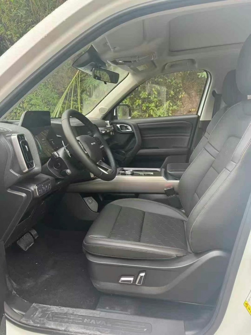 成都24年哈弗大狗8