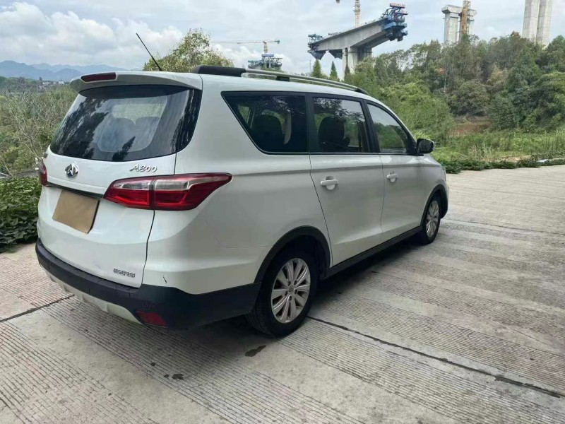 成都19年长安汽车欧尚2