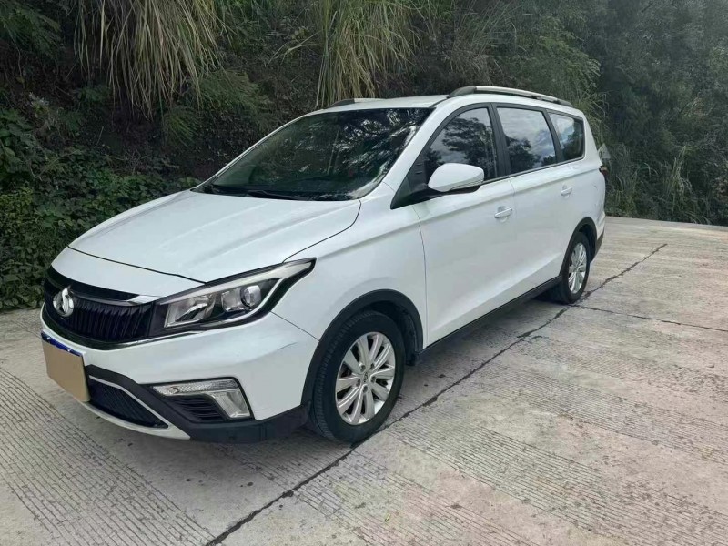 成都19年长安汽车欧尚6