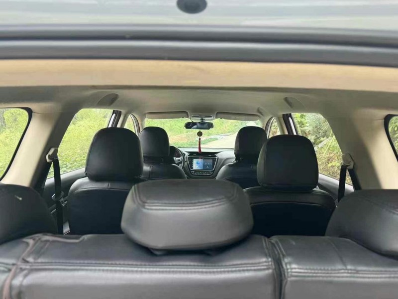 成都19年长安汽车欧尚7