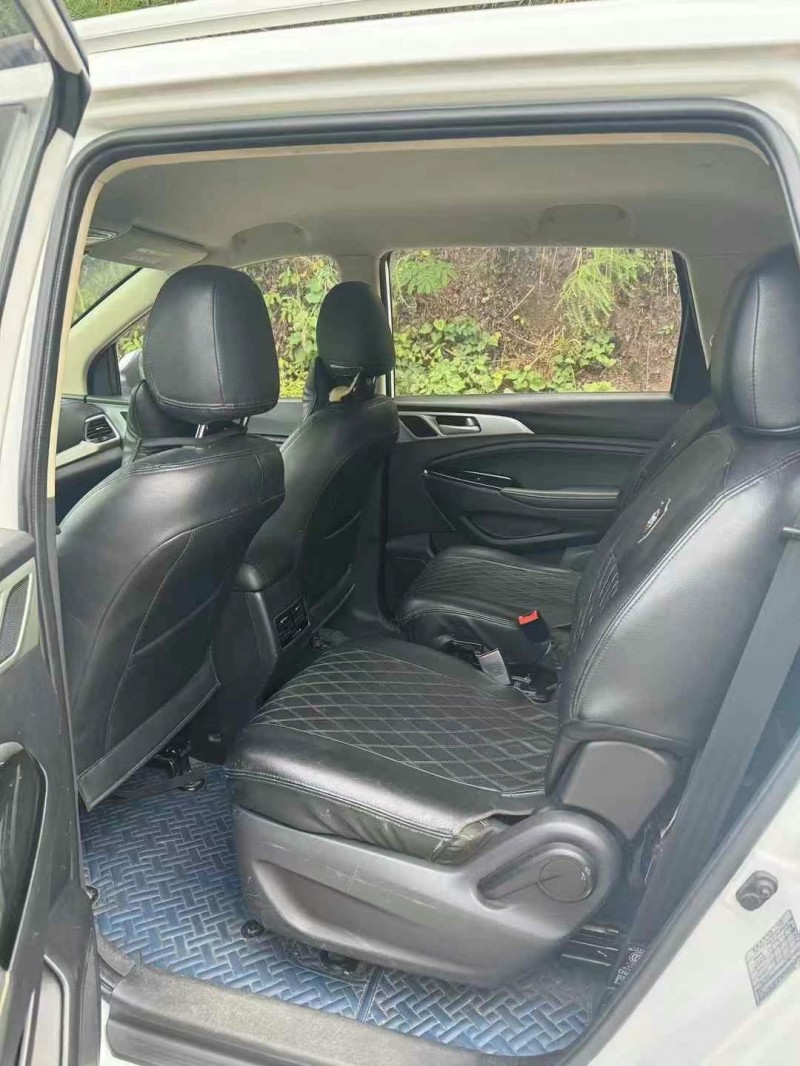 成都19年长安汽车欧尚8