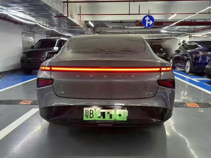 深圳22年小鵬汽車p76