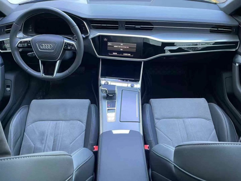 济宁23年奥迪A6L5