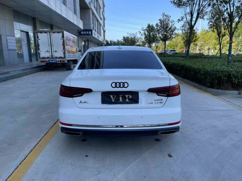 济宁19年奥迪A4L9