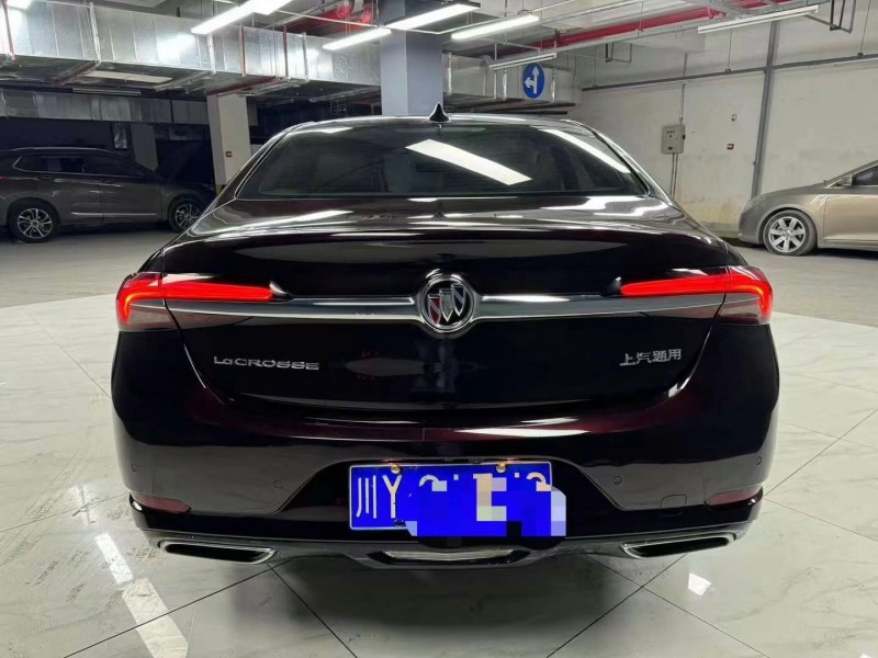 成都21年别克君越8