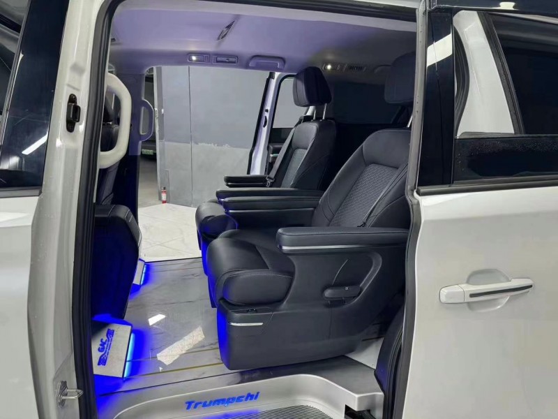 成都23年传祺M89