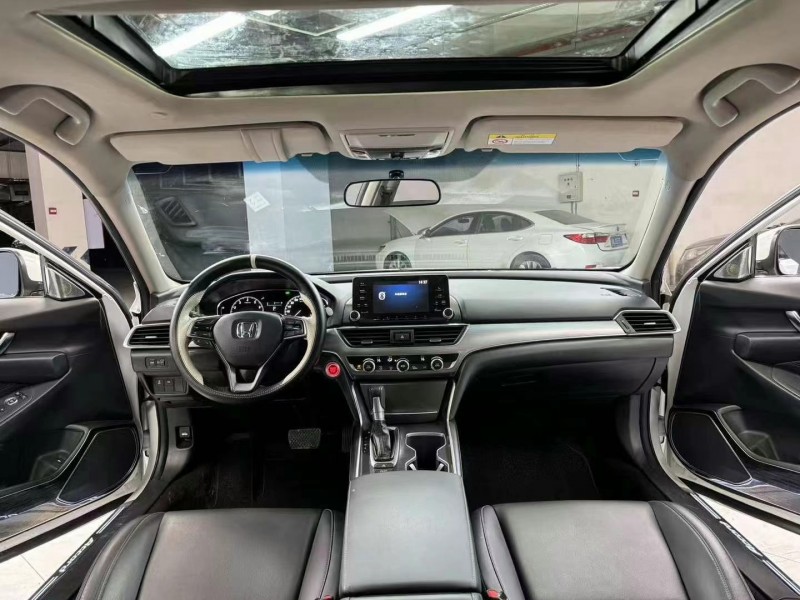 成都22年本田雅阁9