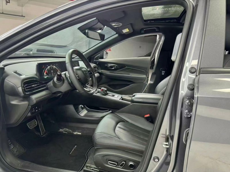 成都24年传祺影豹4