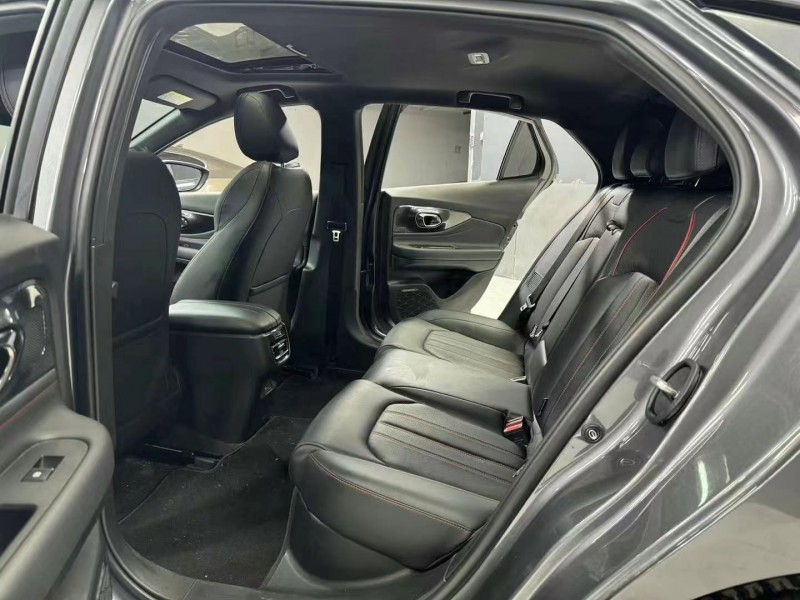 成都24年传祺影豹5