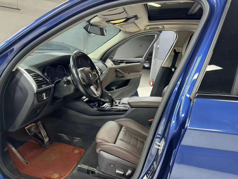 成都18年宝马X37