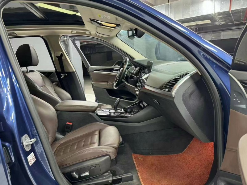 成都18年宝马X39