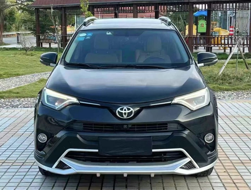 汕頭17年豐田RAV4榮放1