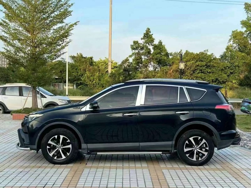 汕頭17年豐田RAV4榮放3