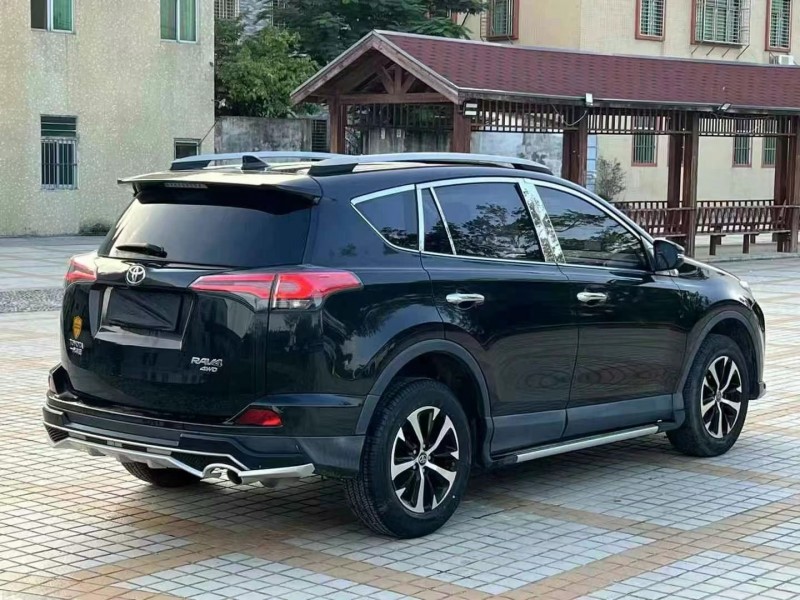 汕頭17年豐田RAV4榮放8
