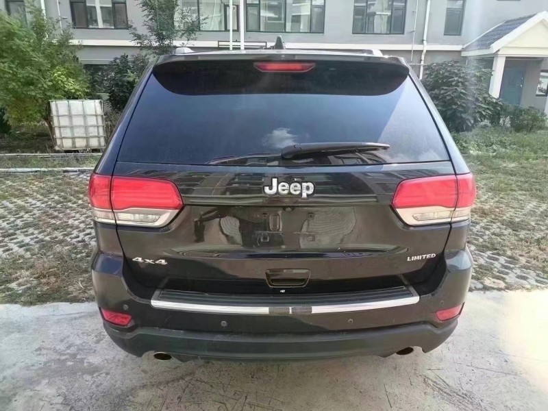 泰安16年Jeep大切諾基7