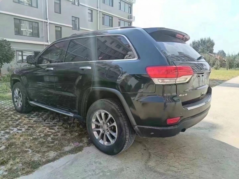 泰安16年Jeep大切諾基8