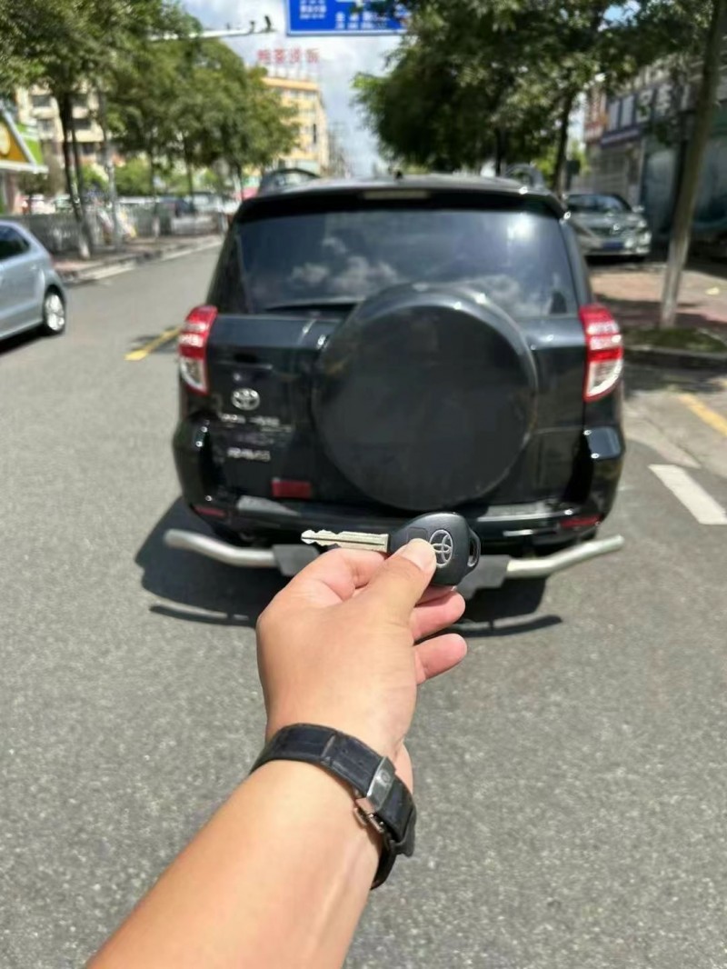 南昌13年豐田RAV4榮放5