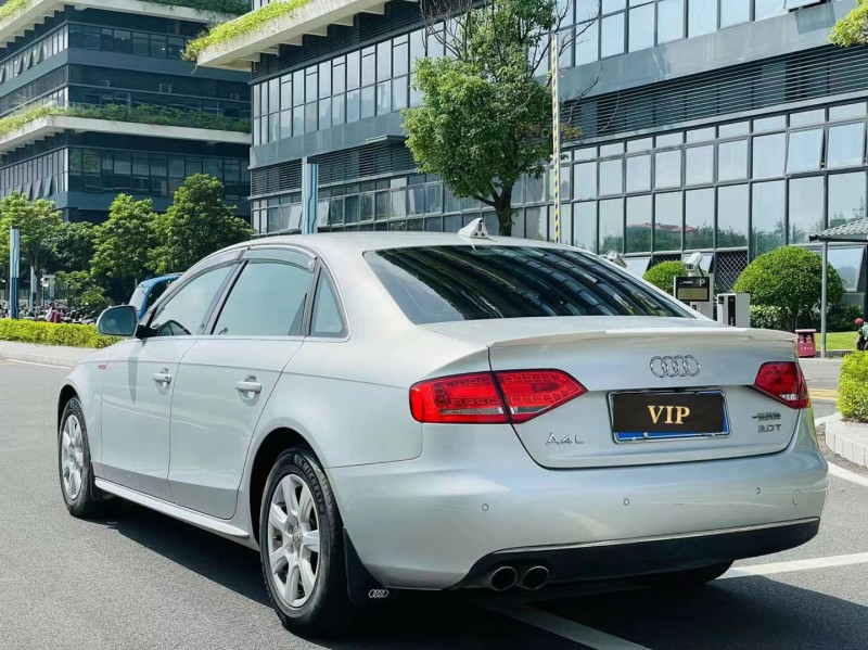 东莞12年奥迪A4L8