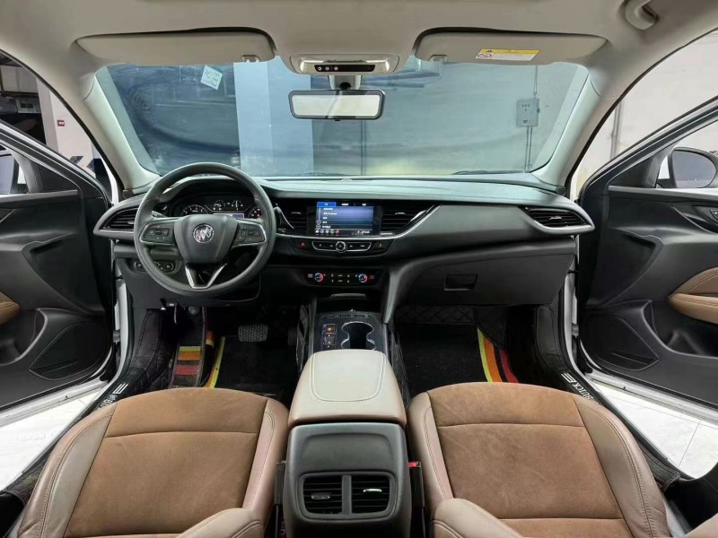 成都22年别克君威7