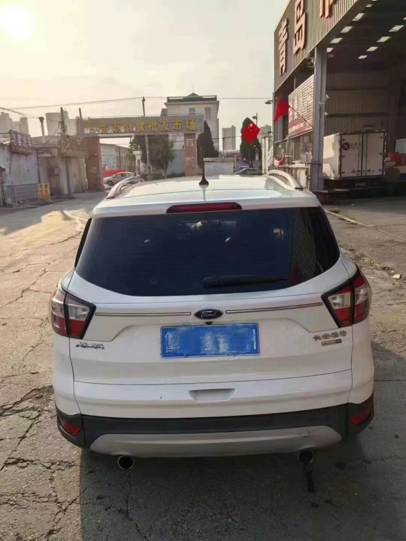 济宁18年福特翼虎4