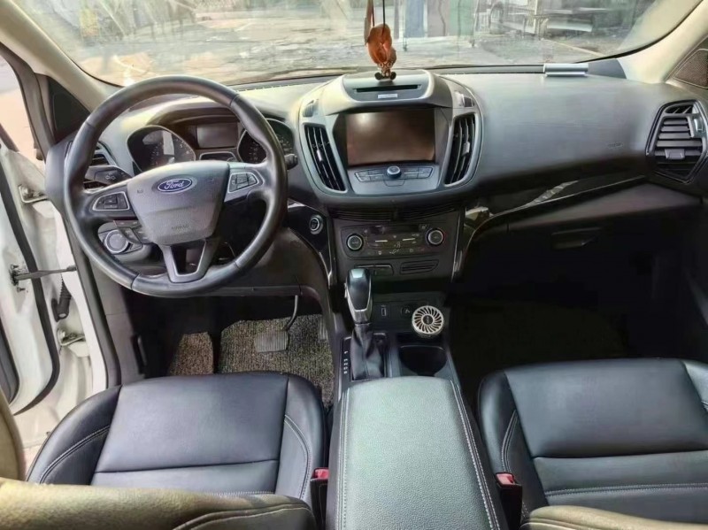 济宁18年福特翼虎5