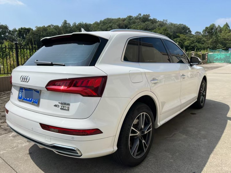 广州20年奥迪Q58