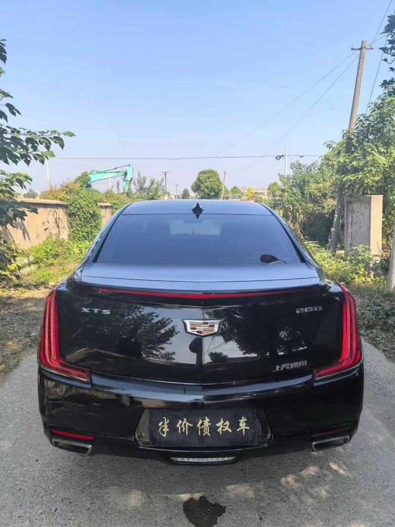襄陽19年凱迪拉克XTS8