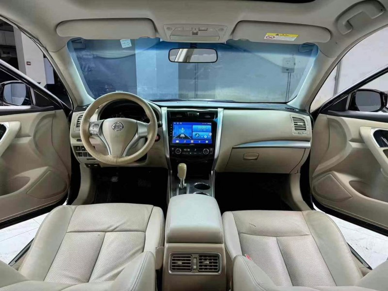 成都18年日产天籁7