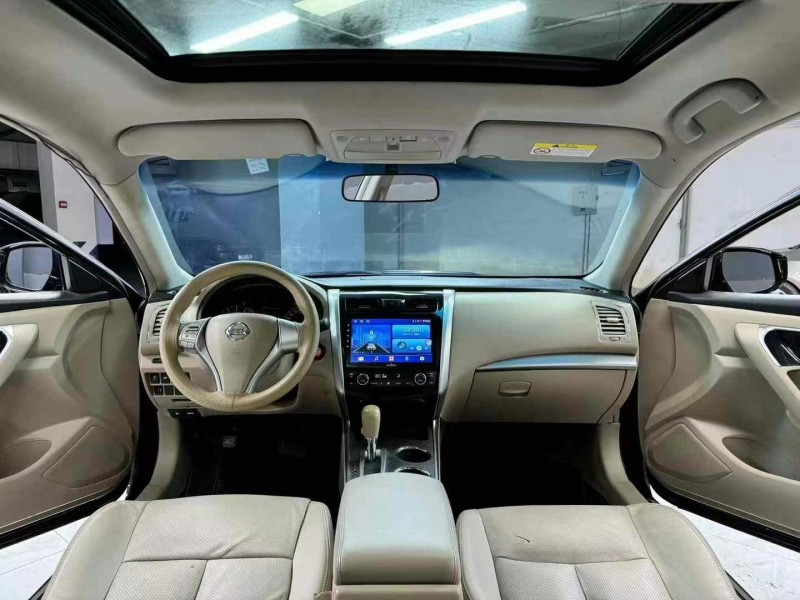 成都18年日产天籁8