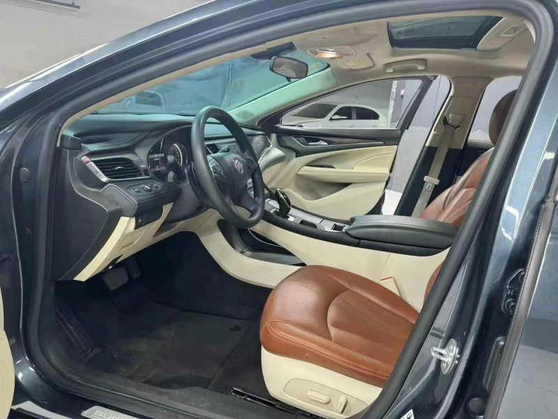 成都20年别克君越6