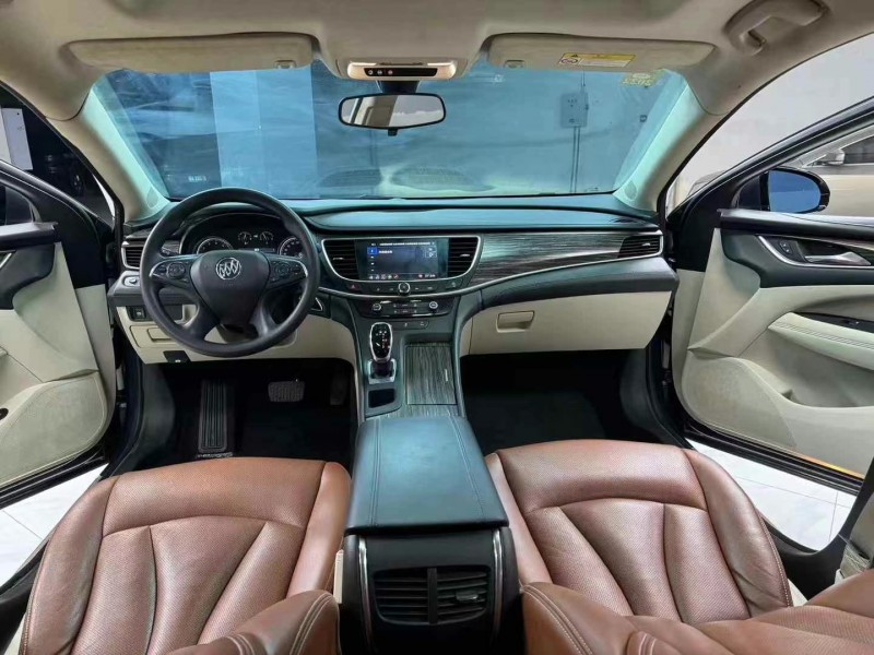 成都20年别克君越7