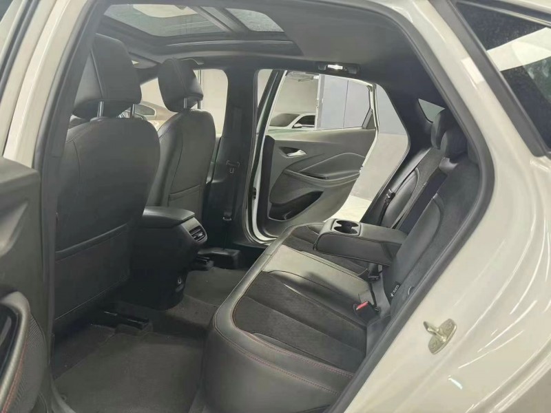 成都23年别克威朗8