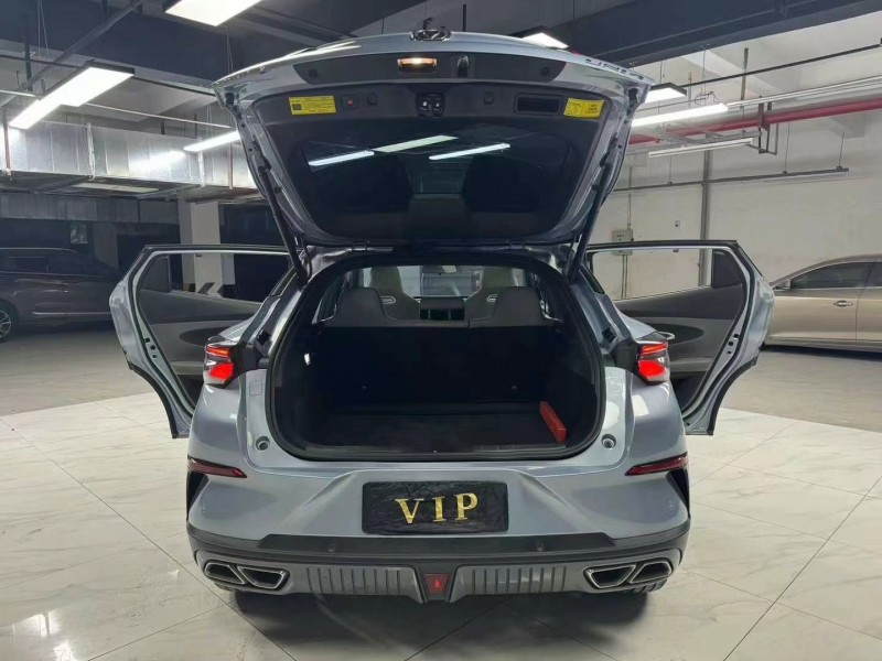 成都21年长安汽车UNI-T7