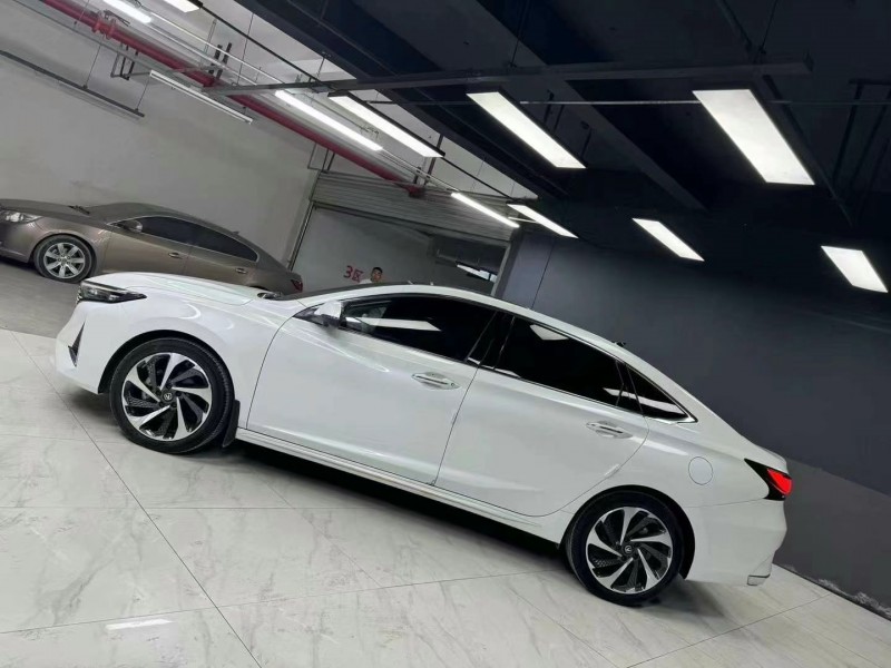 成都23年长安汽车睿骋4