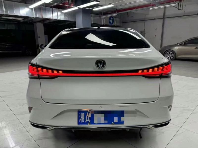 成都23年长安汽车睿骋9