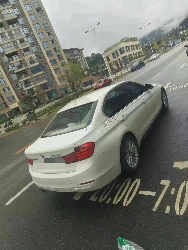 成都13年宝马3系8