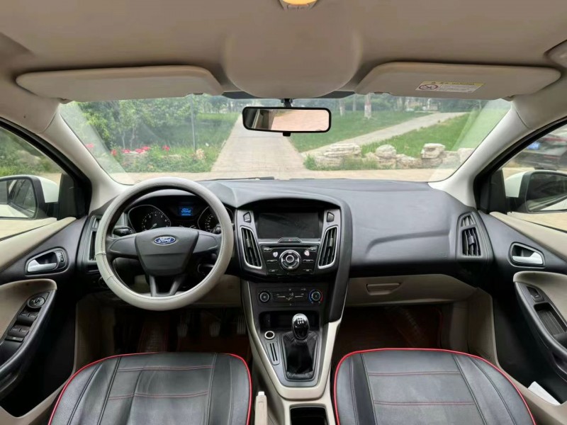 邢台16年福特福克斯5