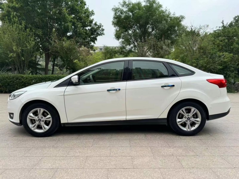 邢台16年福特福克斯7