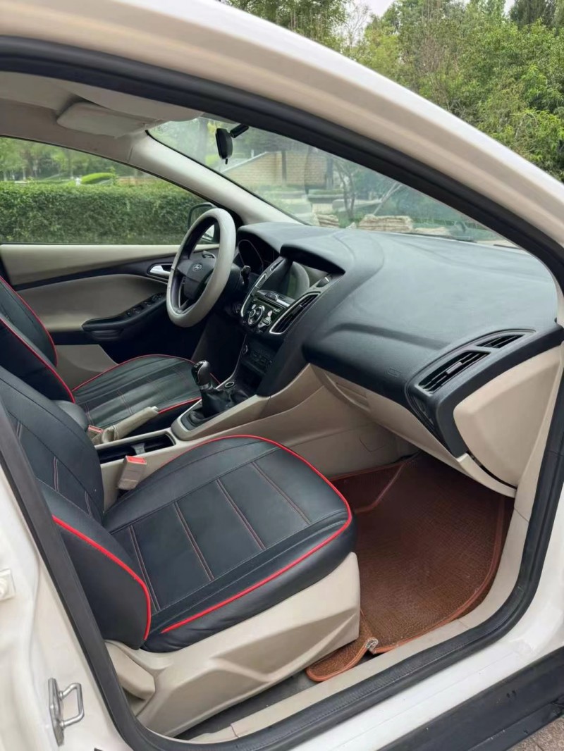 邢台16年福特福克斯8