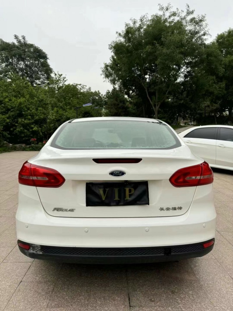 邢台16年福特福克斯9