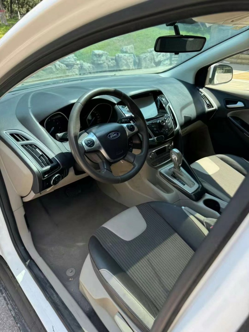 邢台14年福特福克斯4