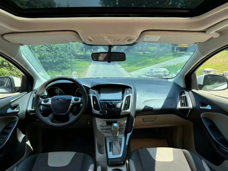 邢台14年福特福克斯5