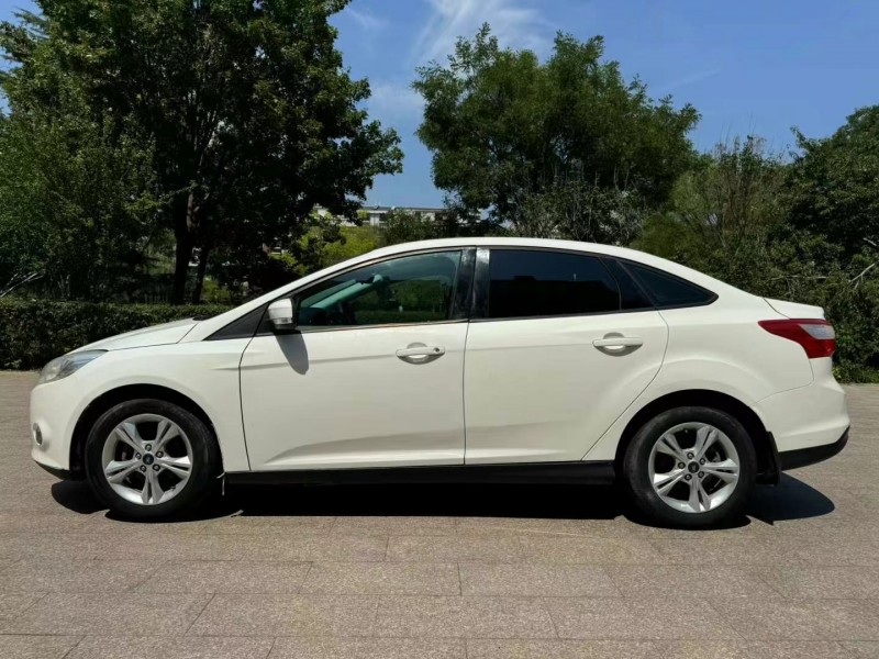 邢台14年福特福克斯8