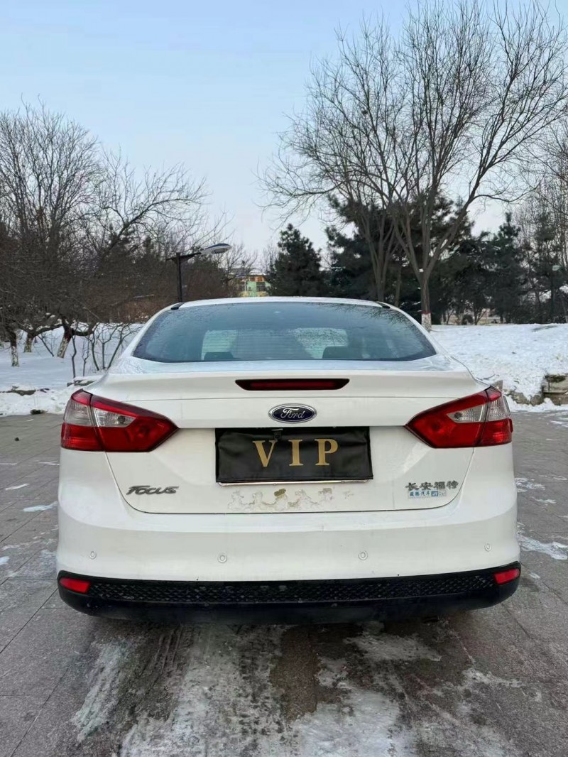 邢台14年福特福克斯9