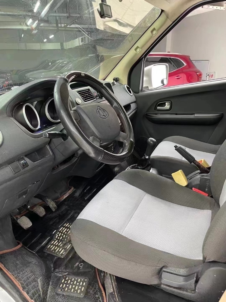 成都21年长安汽车M604