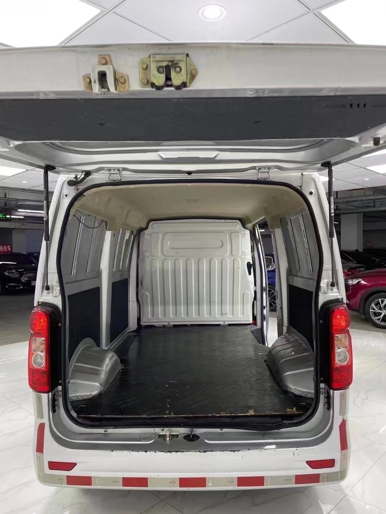 成都21年长安汽车M607