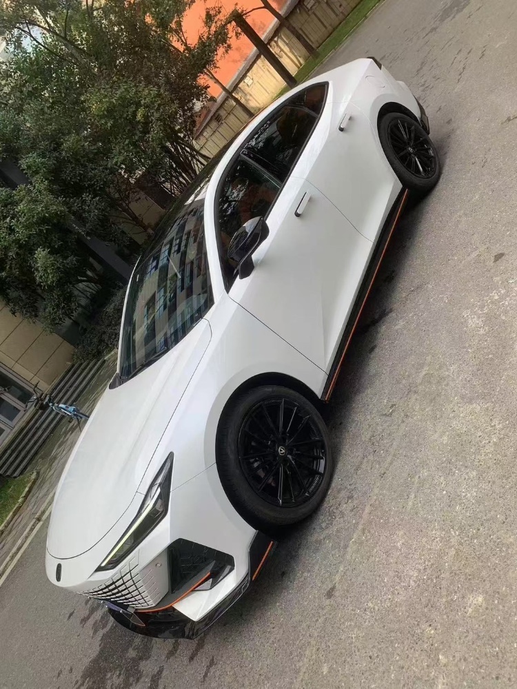 成都23年长安汽车UNI-V2