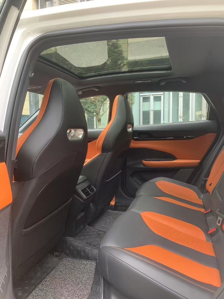 成都23年长安汽车UNI-V7